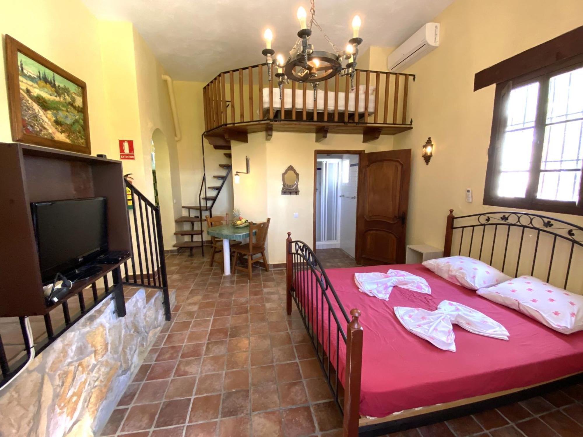 Castle Tower Apartment In Rural Holiday Park 'Bernard' トロクス エクステリア 写真